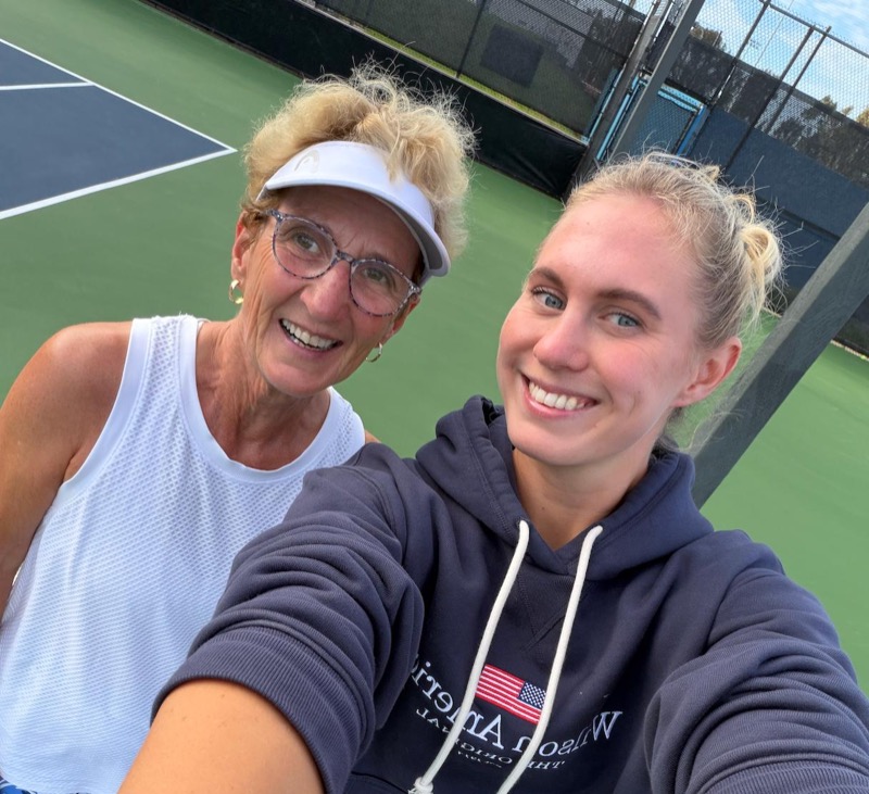Stefania with client on court